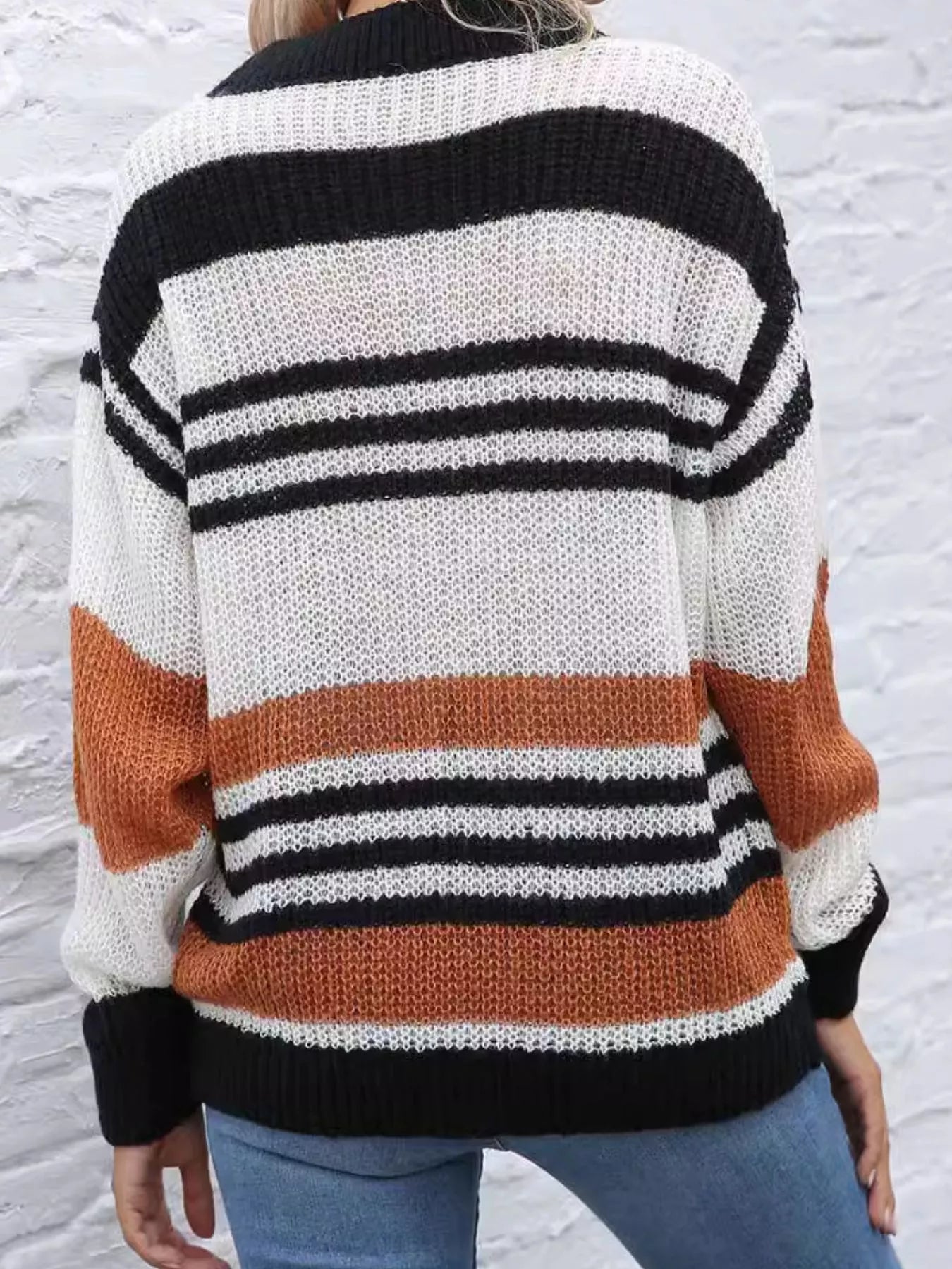 Striped Round Neck Knit Sweaer