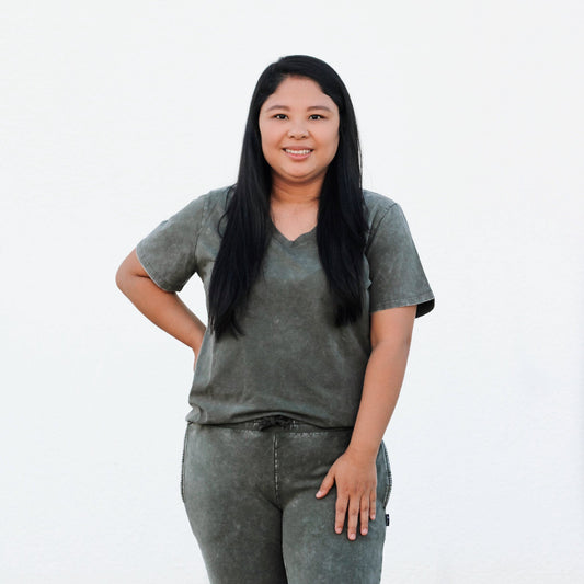 MAMA V-NECK- Moss Snow Wash