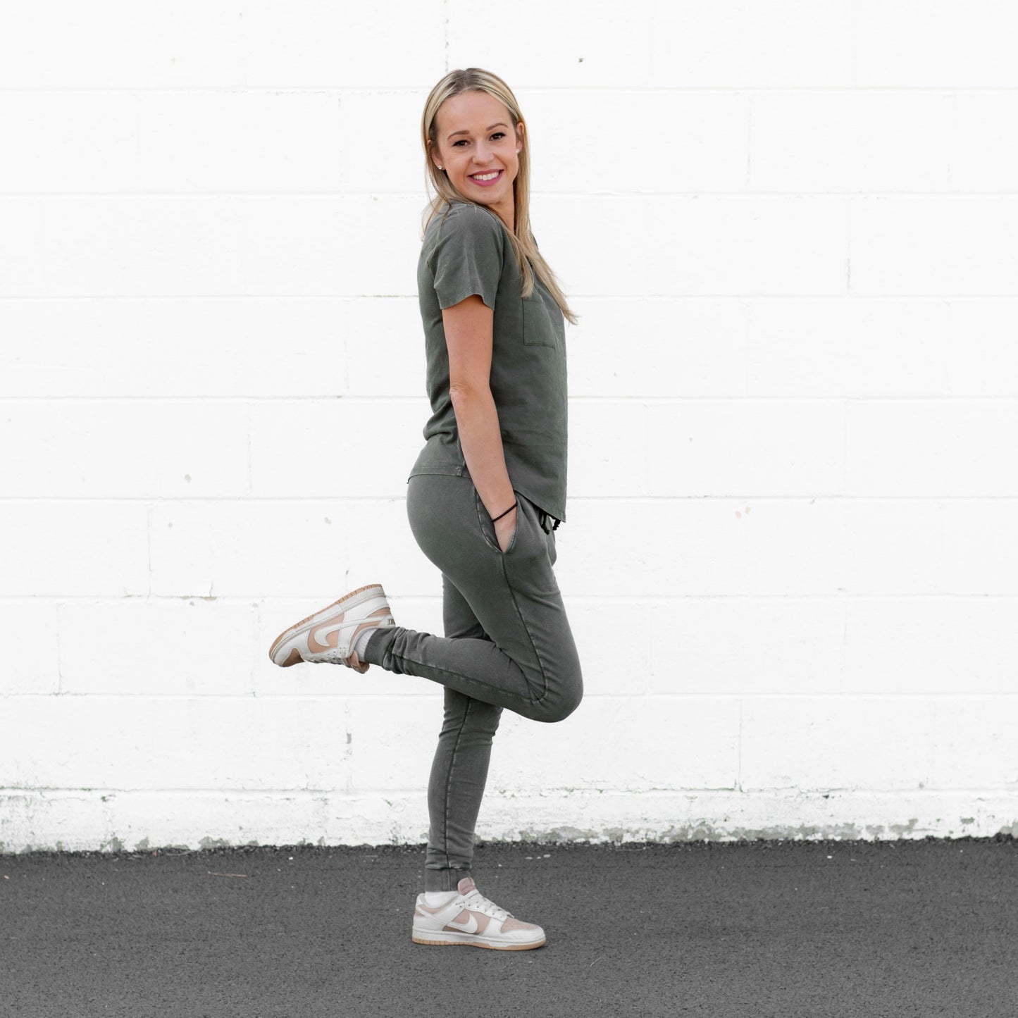 MAMA JOGGERS- Moss Snow Wash