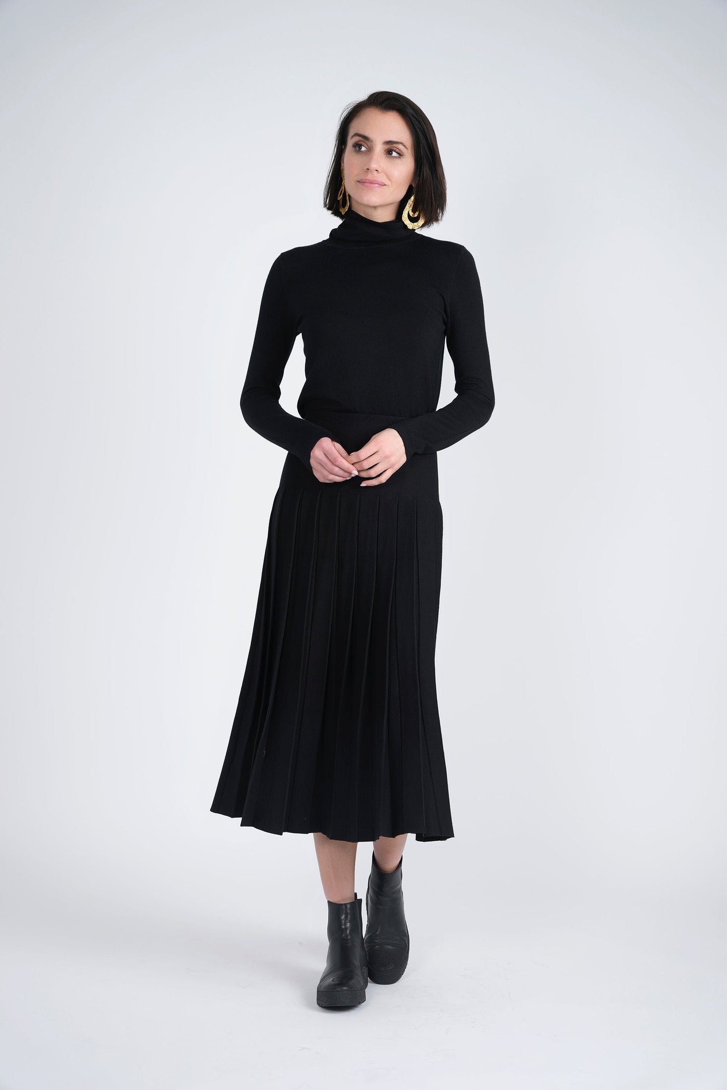 Knit Pleated Midi Skirt