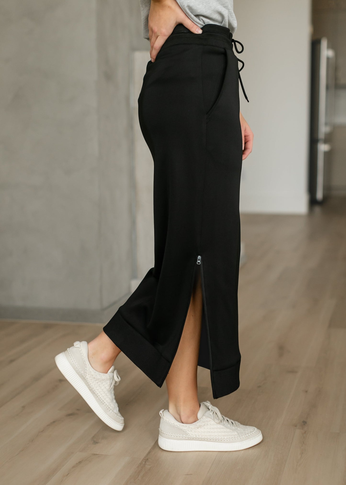 Bradi Side Zipper Athletic Midi Skirt