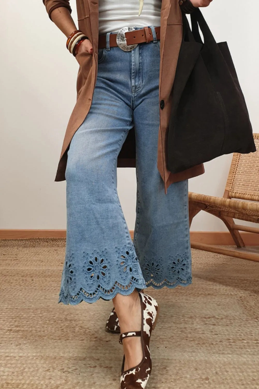 Lace Detail Cropped Wide Leg Jeans