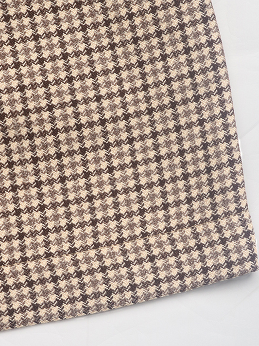 Women's Buttoned Blazer - Long Sleeve - Lapel Collar - Flap Pockets - Autumn Winter