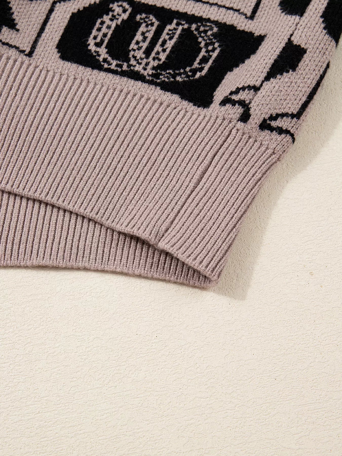 Bows & Horseshoes Pattern Round Neck Sweater