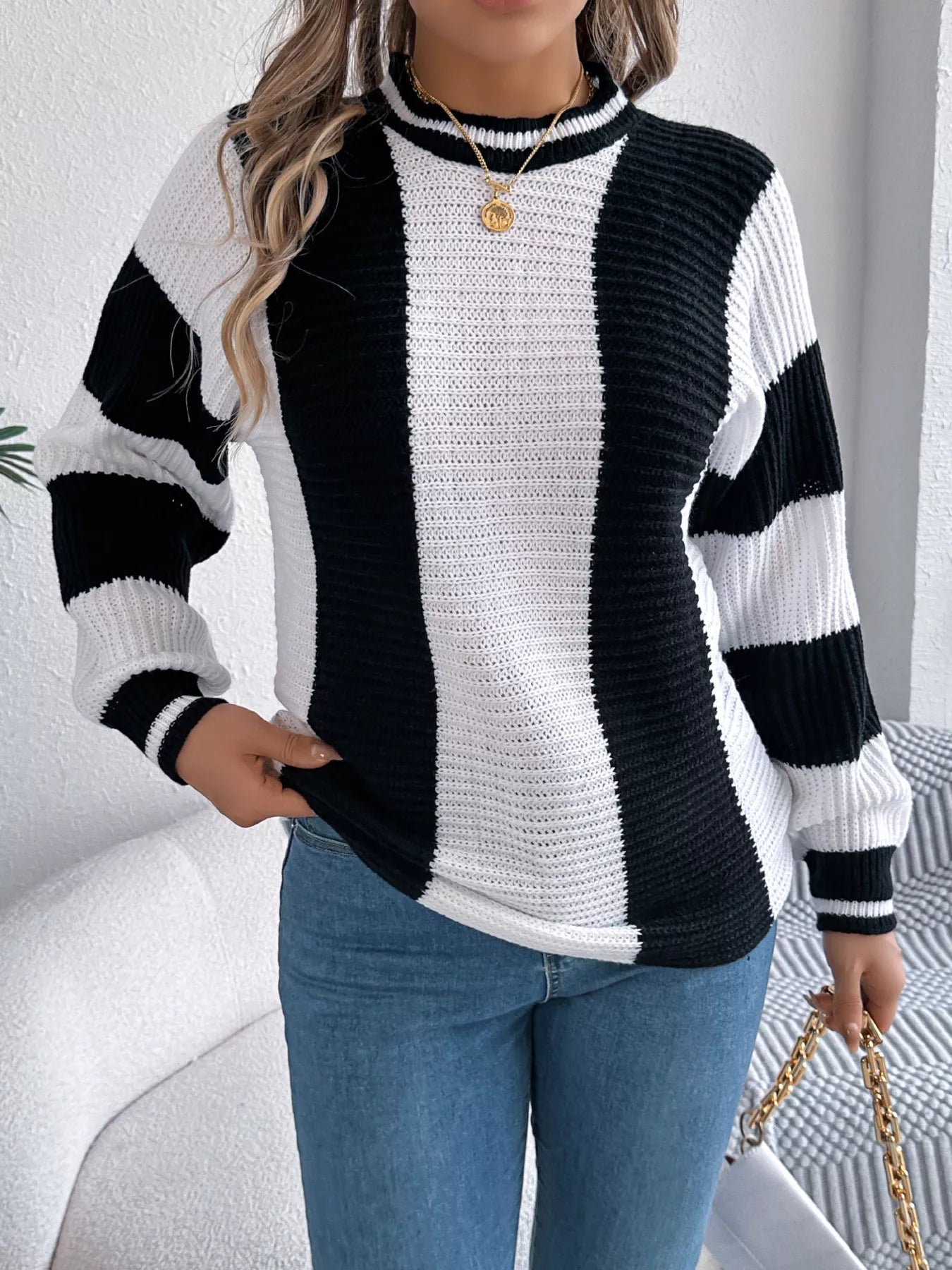 Color Block Round Neck Sweater