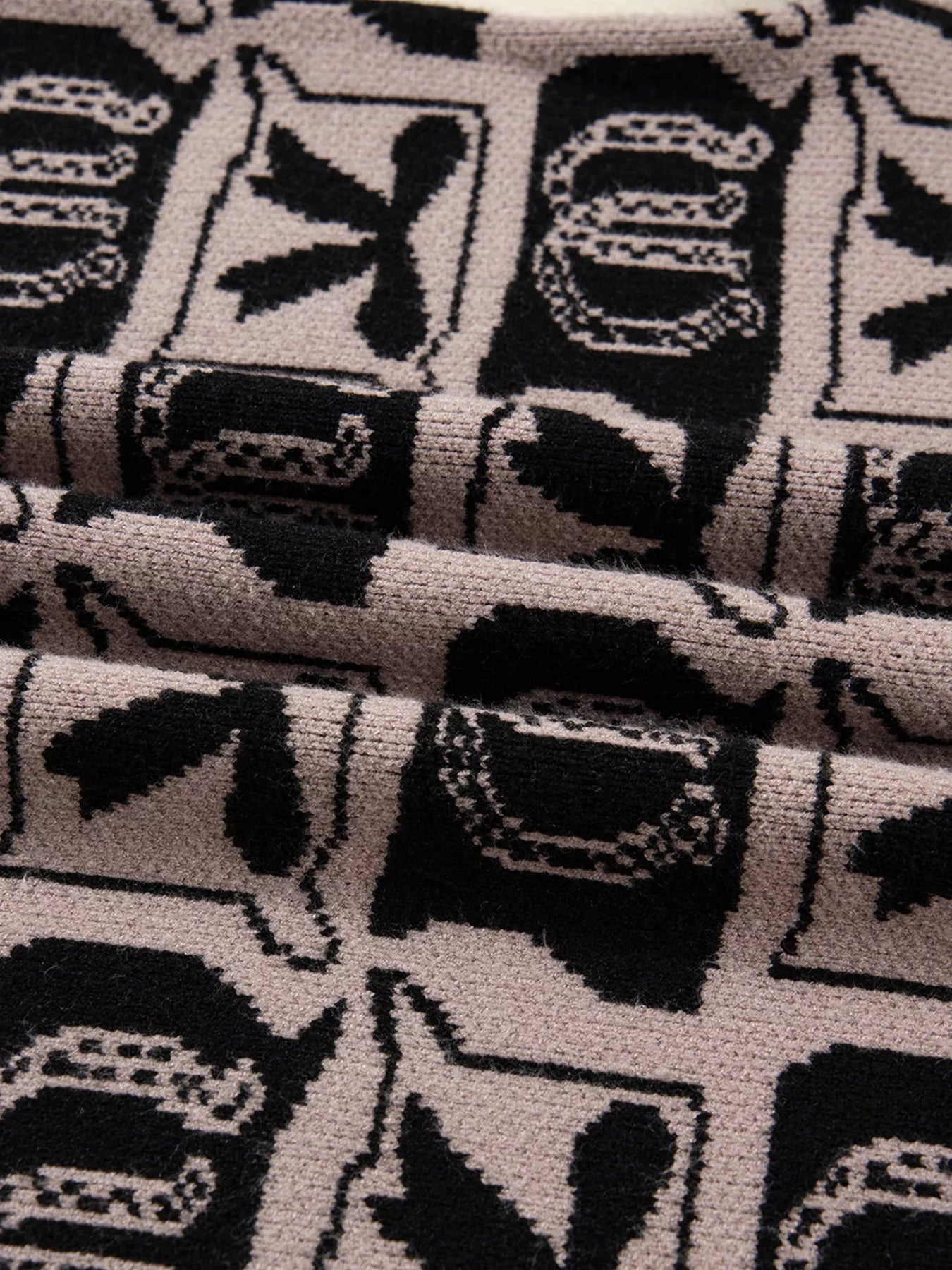 Bows & Horseshoes Pattern Round Neck Sweater