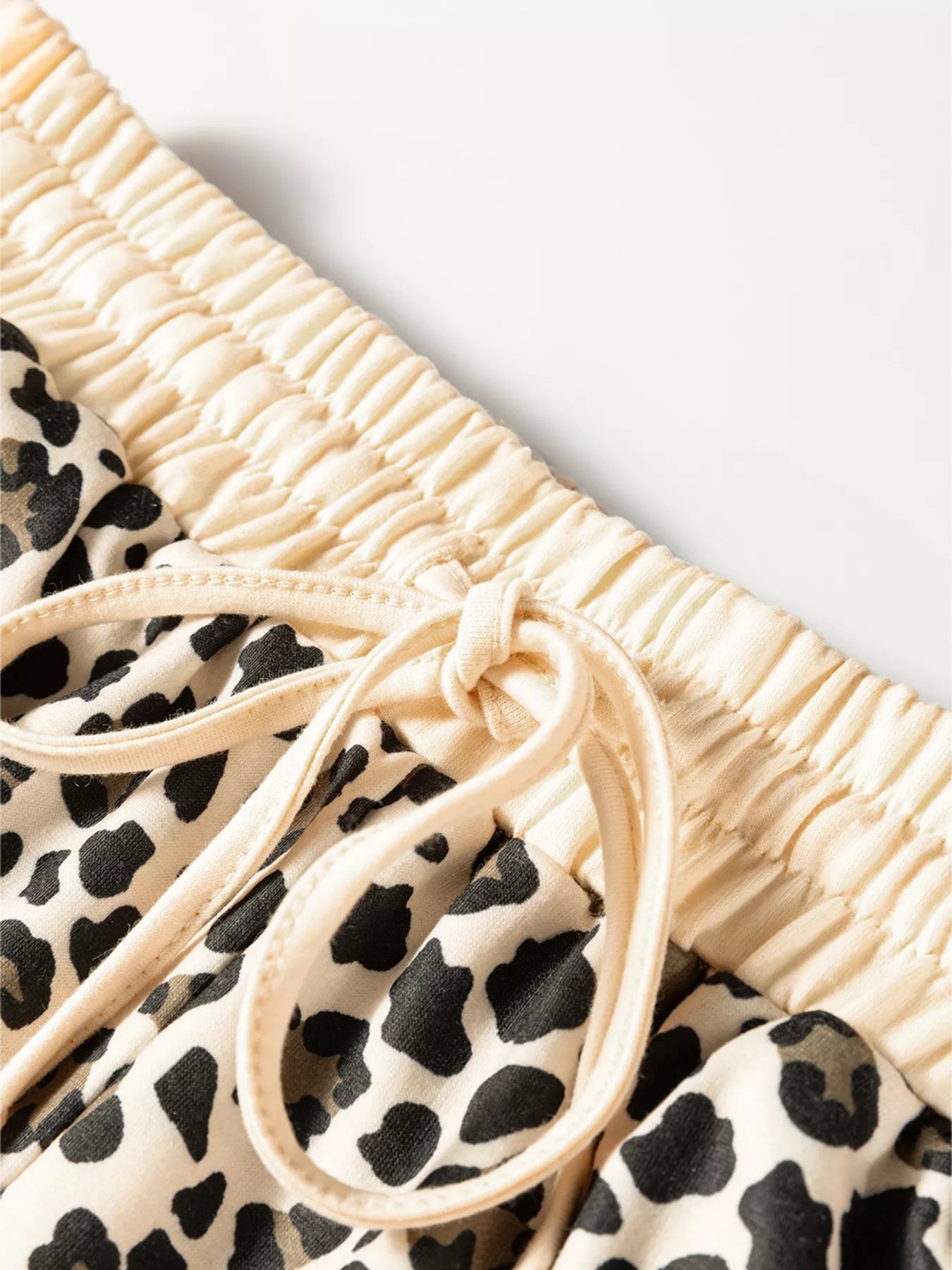 Leopard Print Contrast Trim Long Sleeve Pullover and Drawstring Shorts 2pcs Outfit