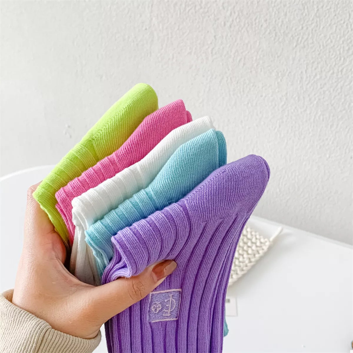 Breathable Ribbed Knit Crew Socks