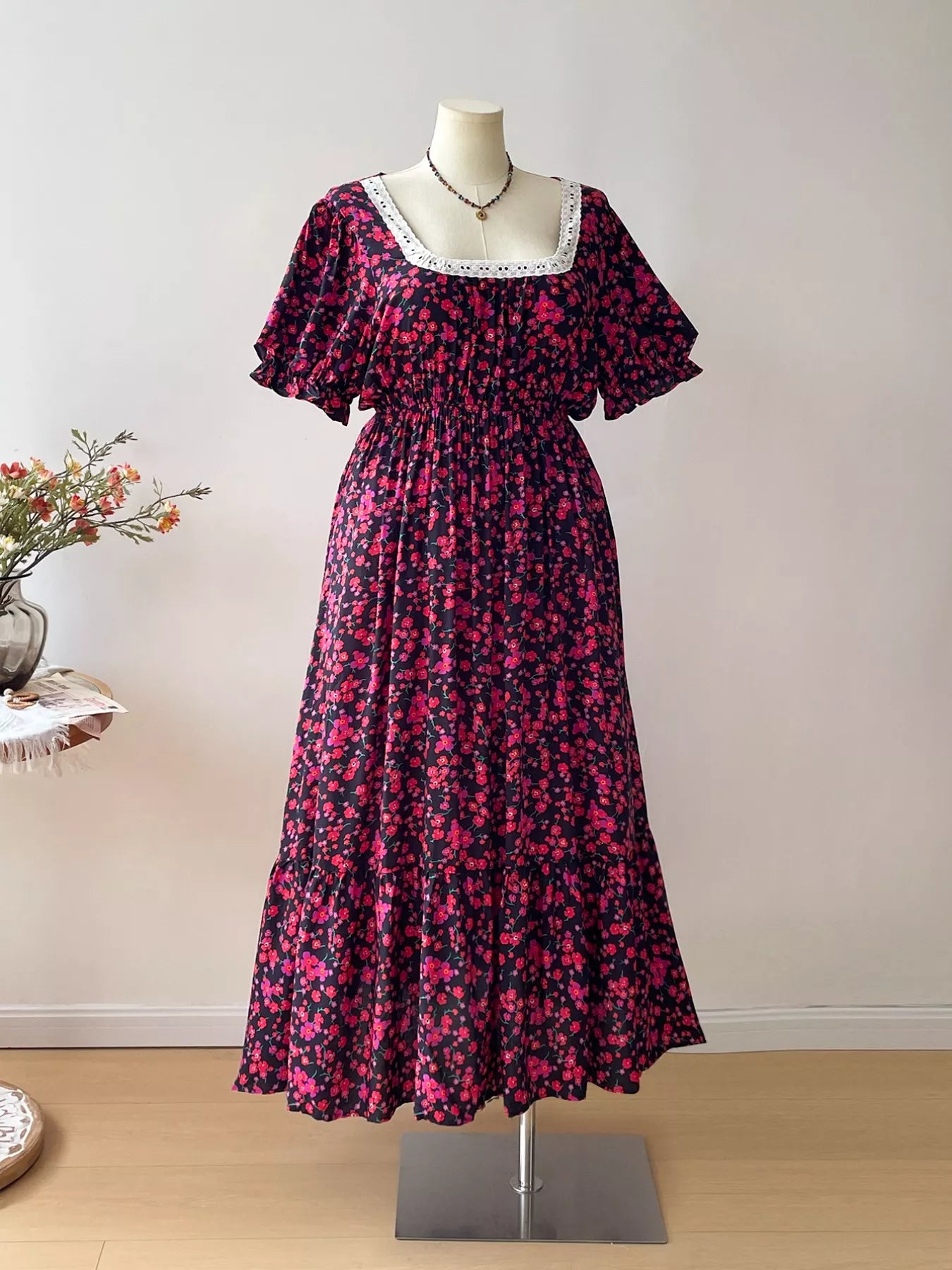 Plus Size Floral Square Neck Short Sleeve Dress