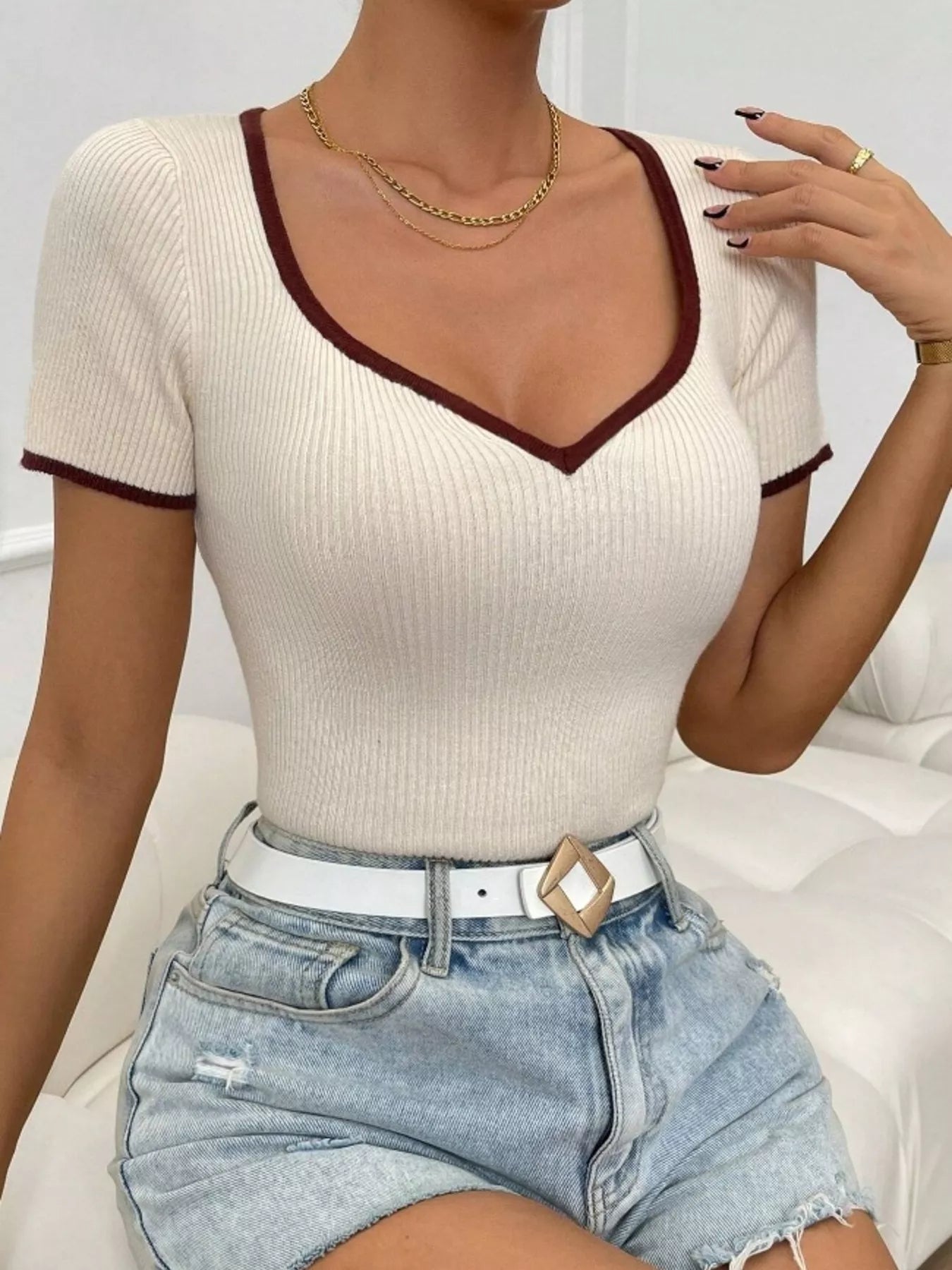 Ribbed Knit Contrast Trim Knit Top