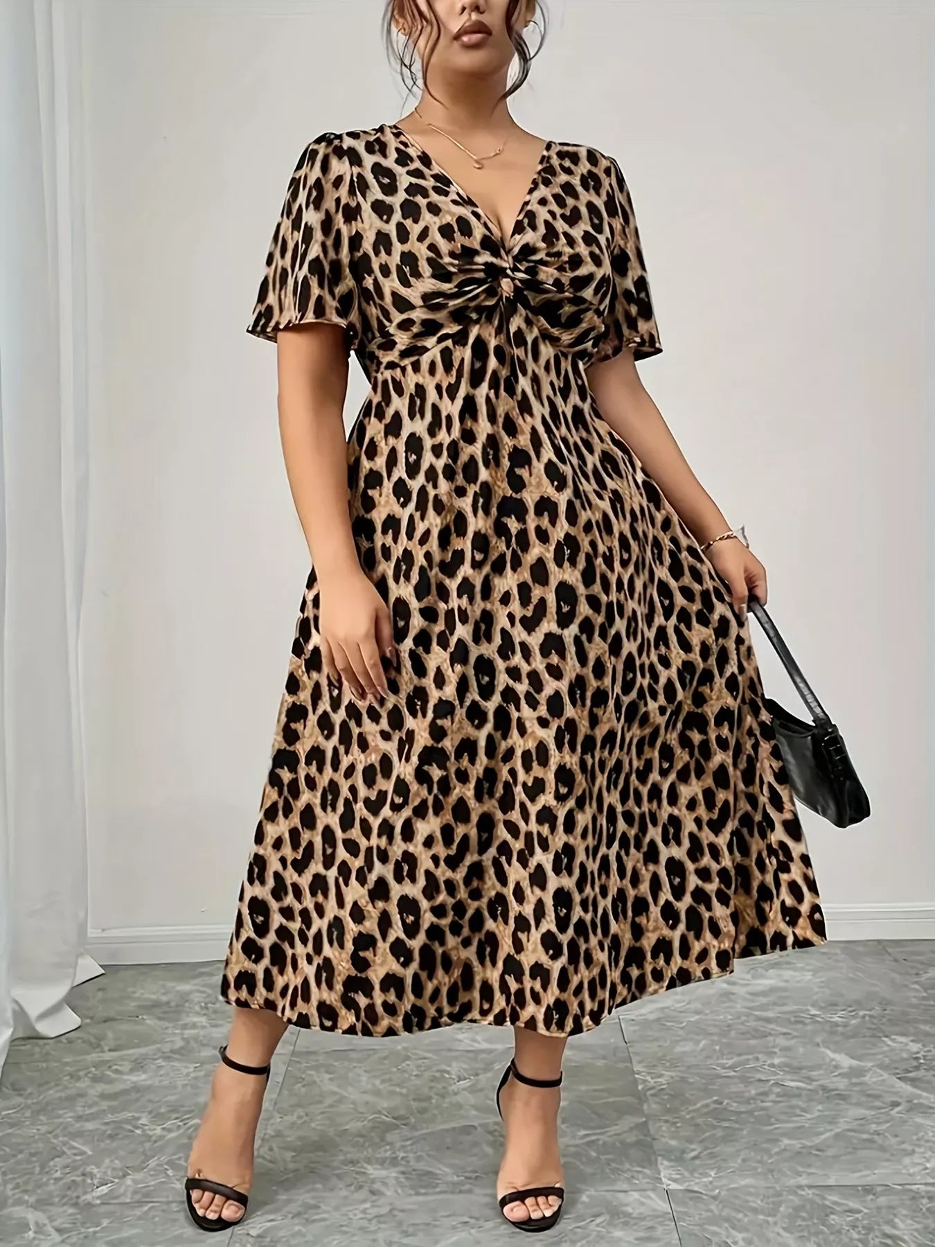 Plus Size Twisted Front Leopard Short Sleeve Dress