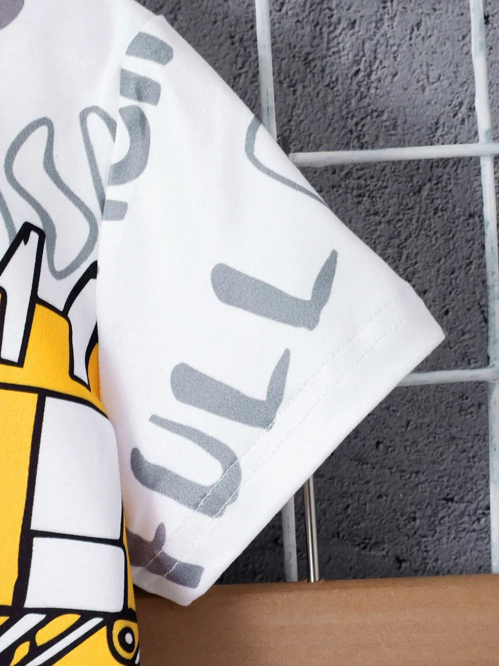 Children's Round Neck Cartoon Graphic T-Shirt and Shorts Set