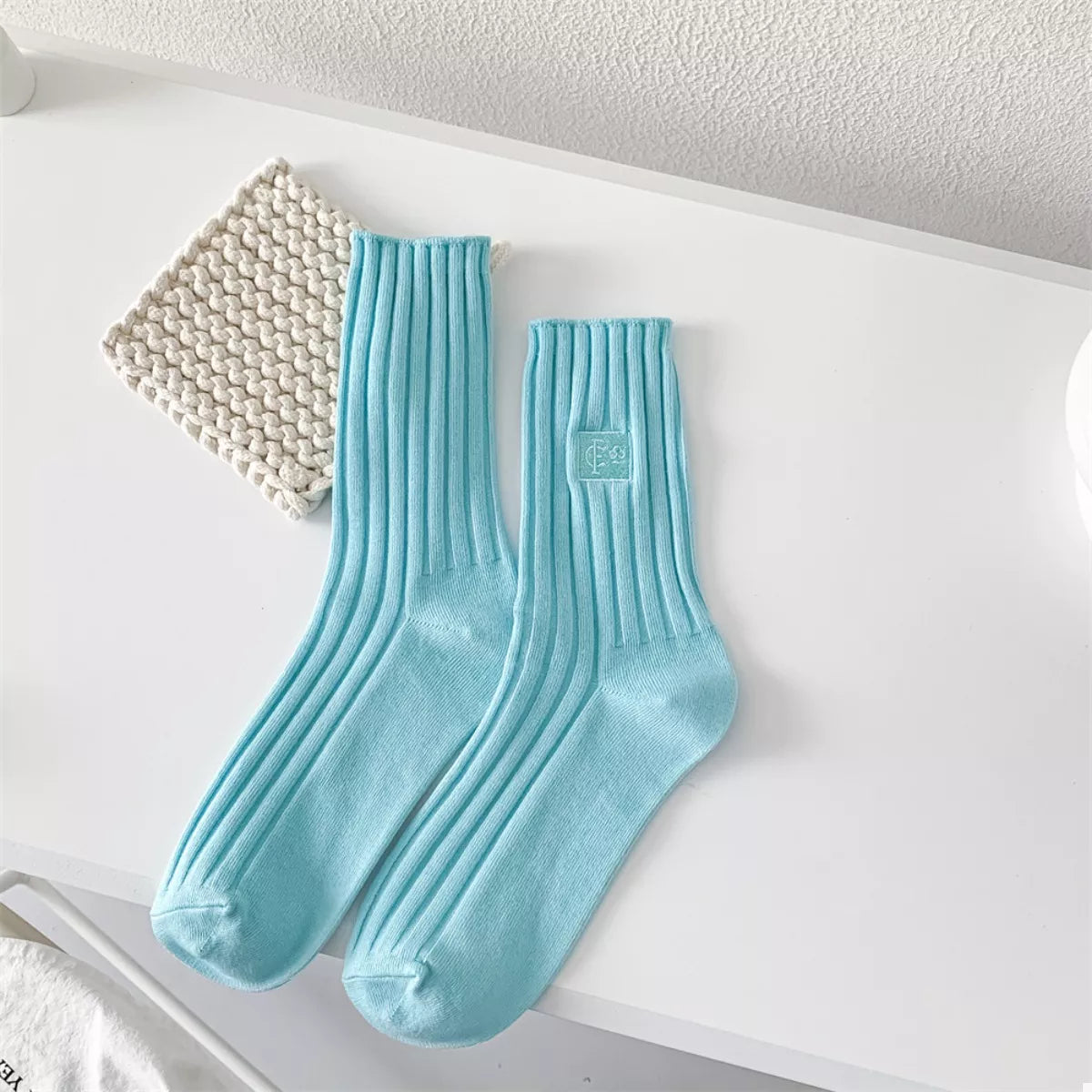 Breathable Ribbed Knit Crew Socks