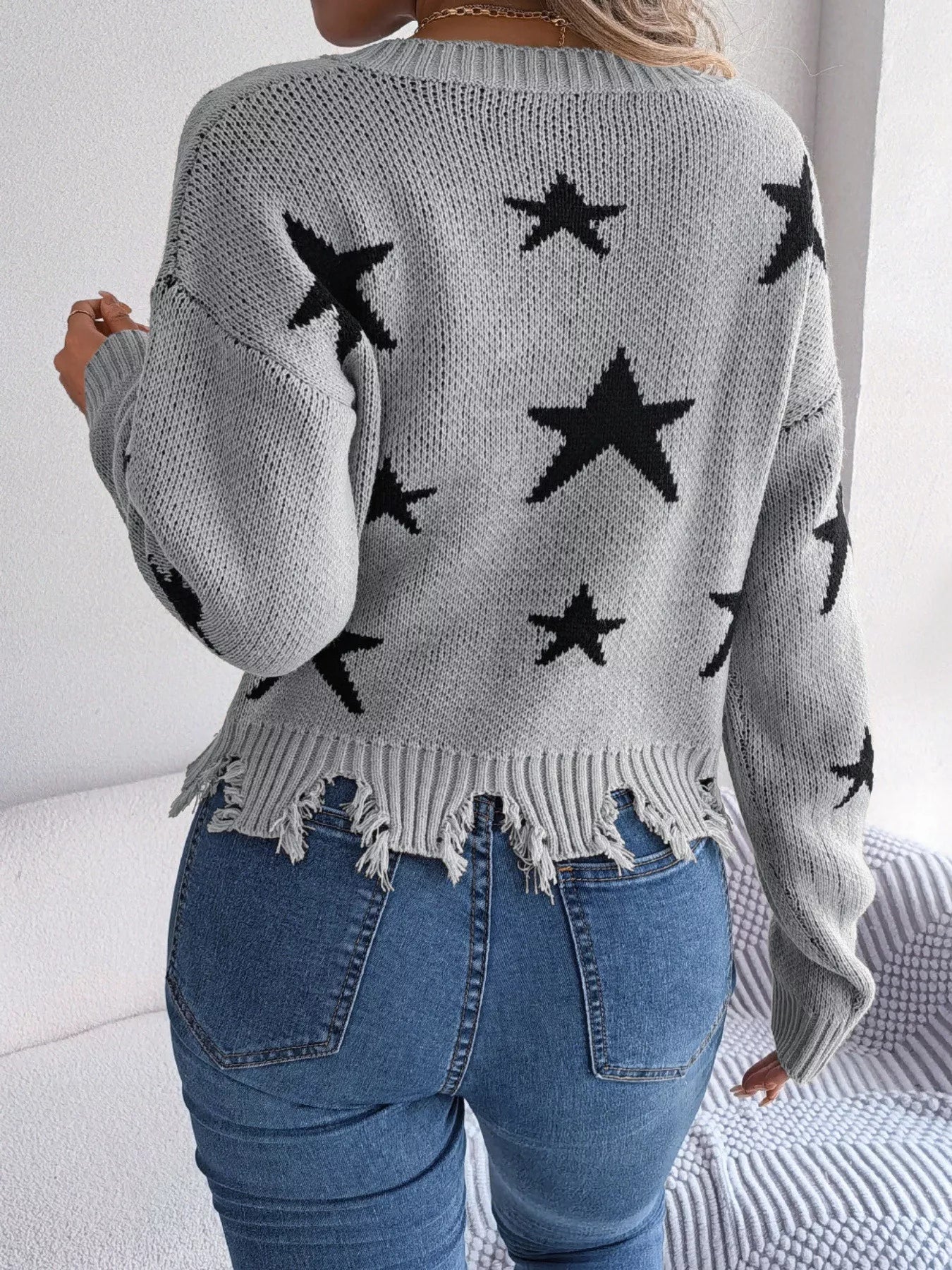 Star Pattern V-Neck Distressed Sweater