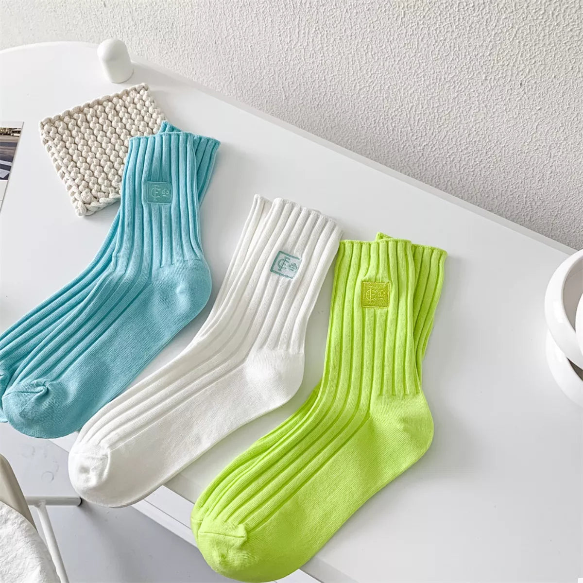 Breathable Ribbed Knit Crew Socks