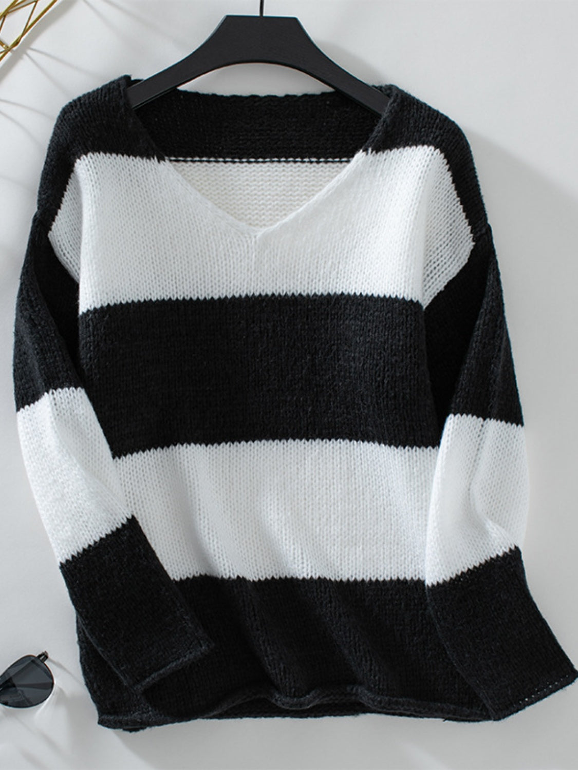 Color Block V-Neck Long Sleeve Sweater Black