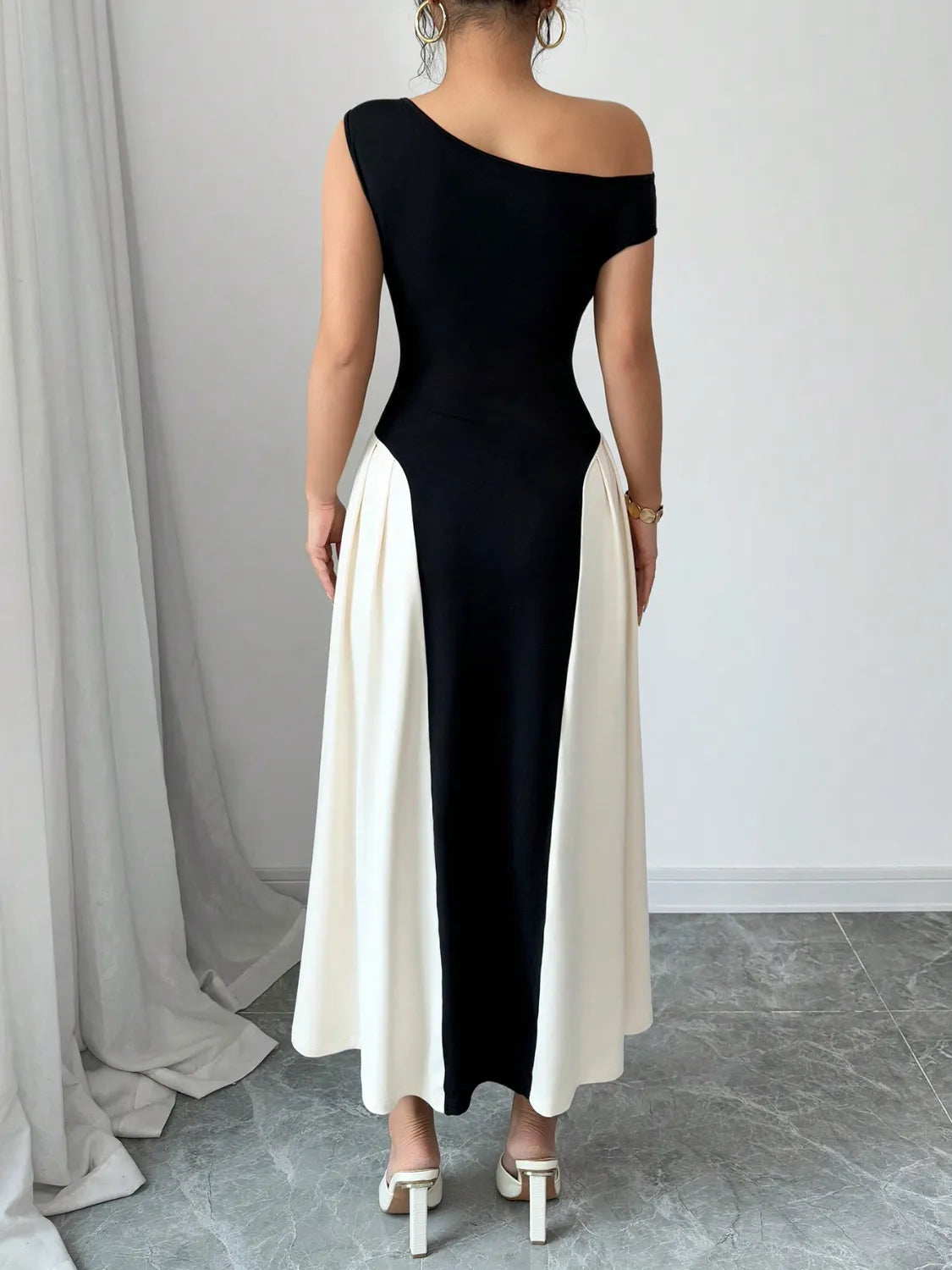 Contrast Single Shoulder Midi Dress