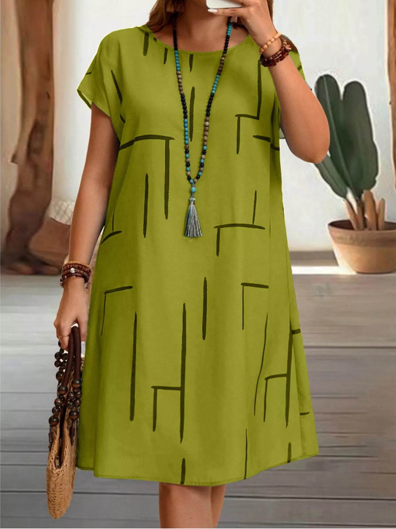 Plus Size Round Neck Short Sleeve Dress Lime