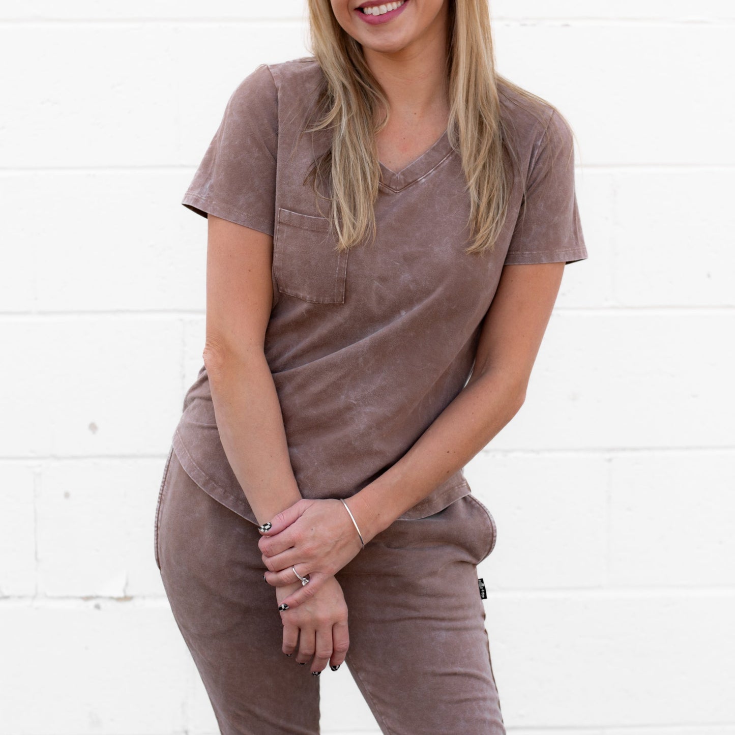 MAMA V-NECK- Bark Snow Wash