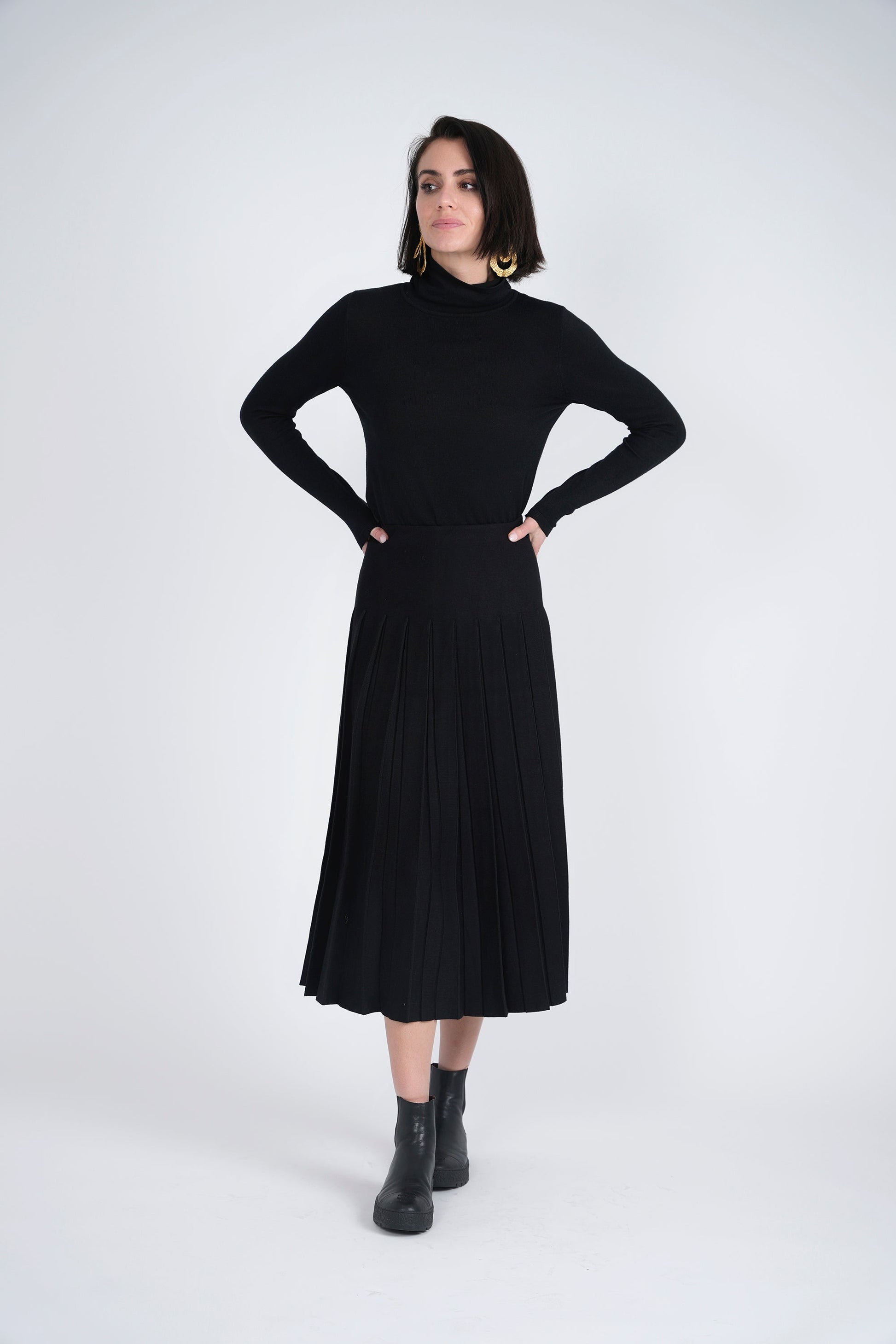 Knit Pleated Midi Skirt