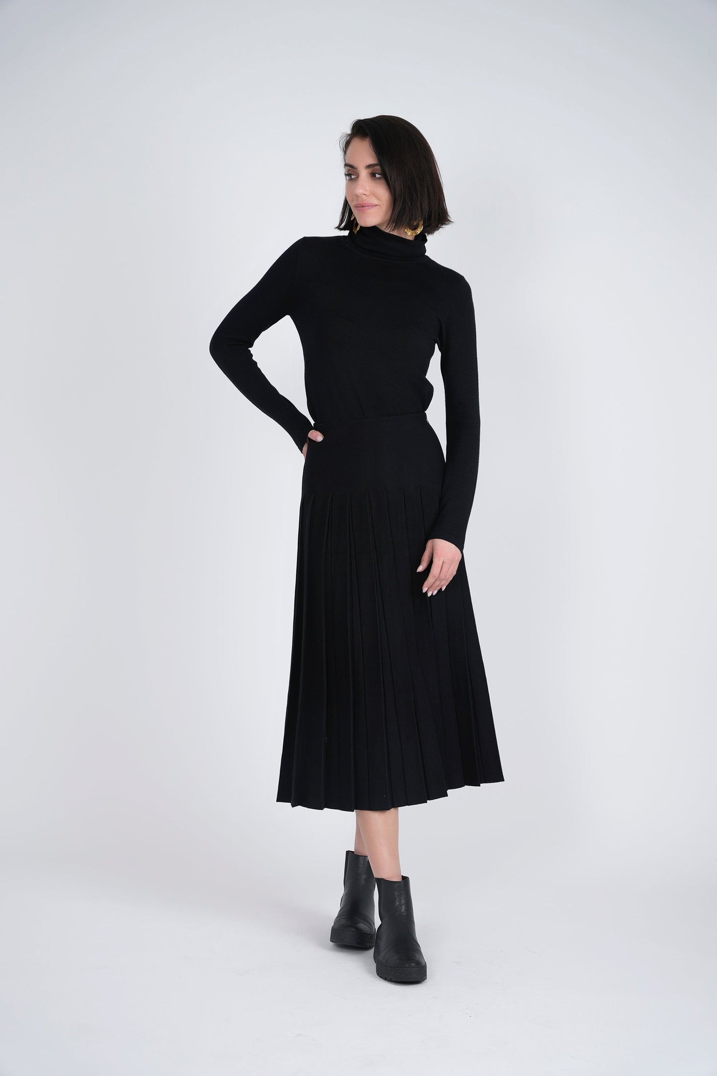 Knit Pleated Midi Skirt