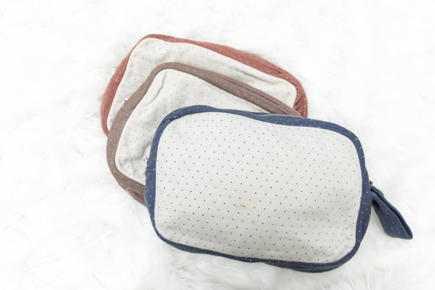 Knitted Blanket with Pouch