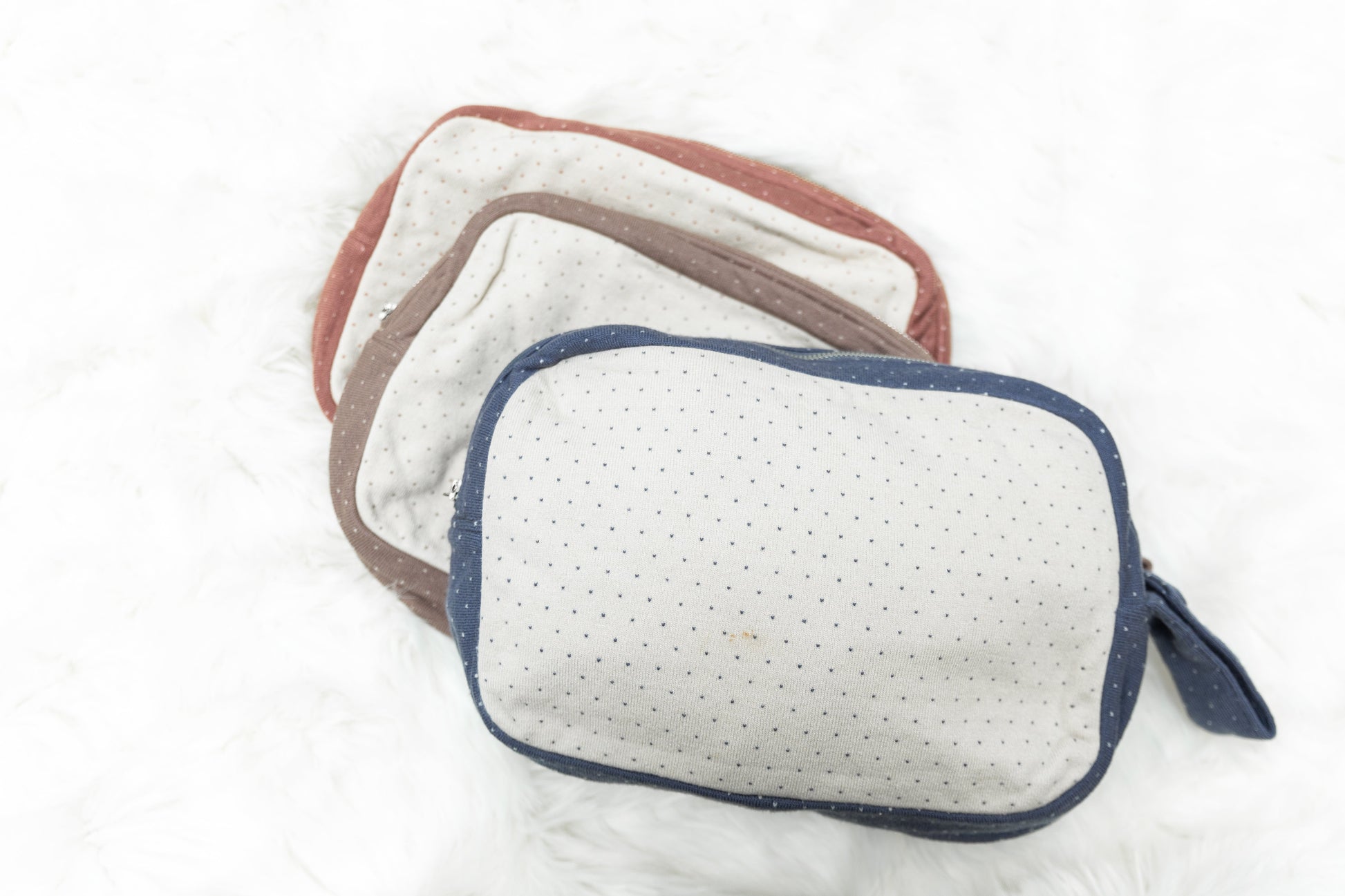 Knitted Blanket with Pouch