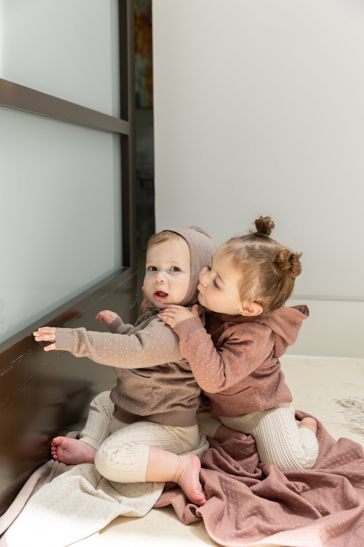 Knitted Blanket with Pouch