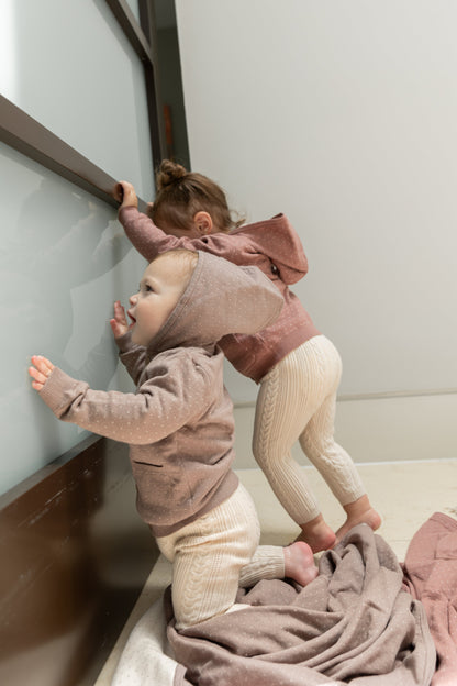 Knitted Blanket with Pouch