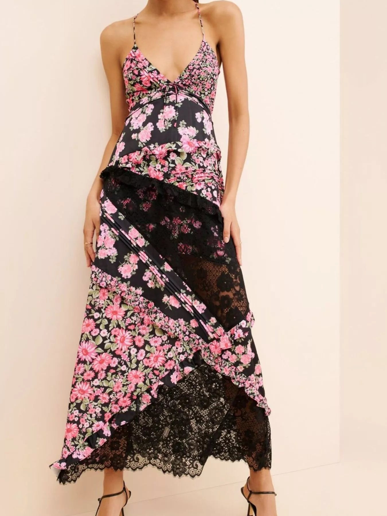 Lace Detail Ruffled Floral V-Neck Maxi Dress Black