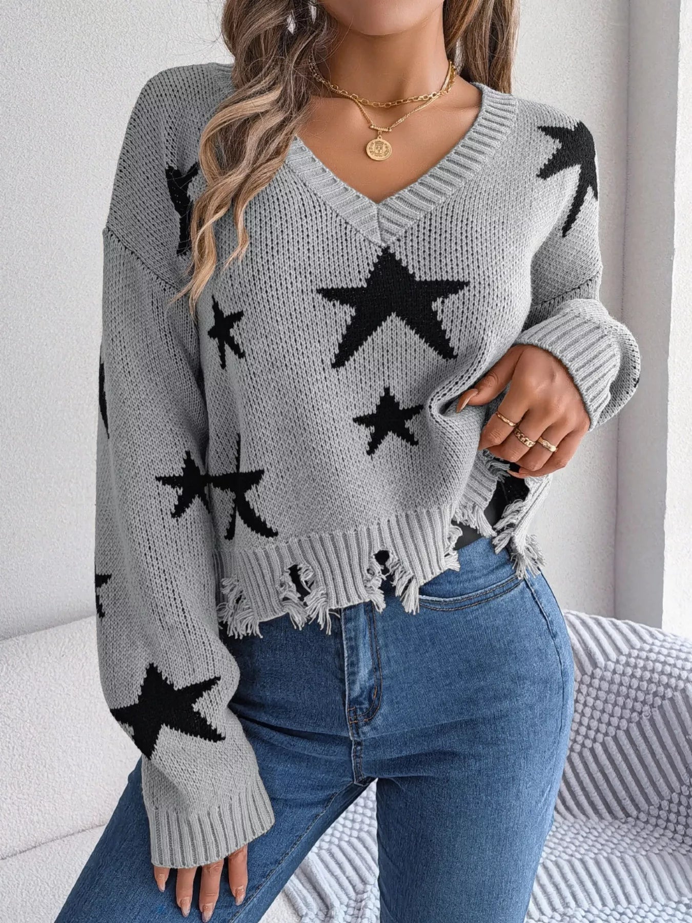 Star Pattern V-Neck Distressed Sweater Gray