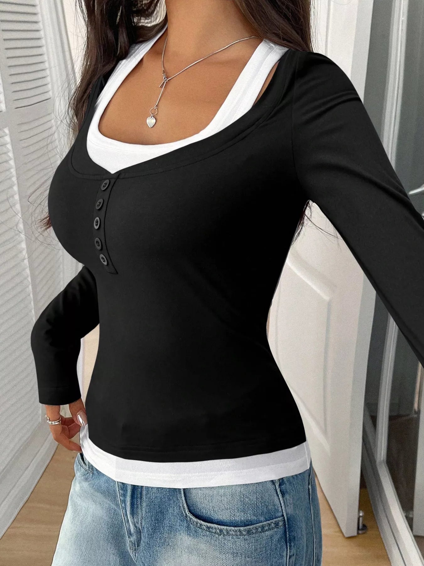 Scoop Neck Long Sleeve T-Shirt Black