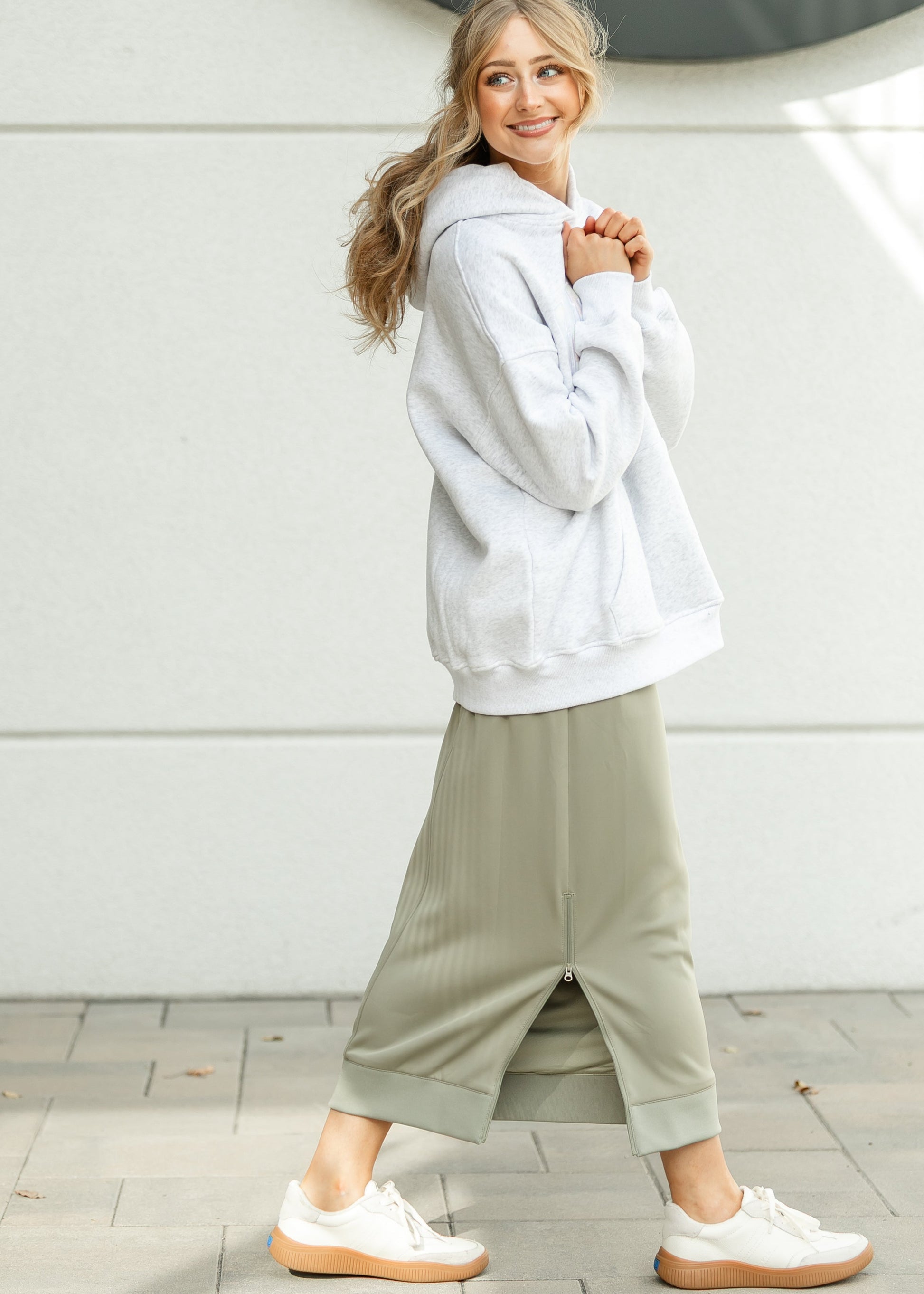 Bradi Side Zipper Athletic Midi Skirt