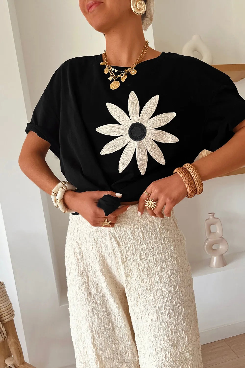 Casual Daisy Patch Round Neck T-Shirt