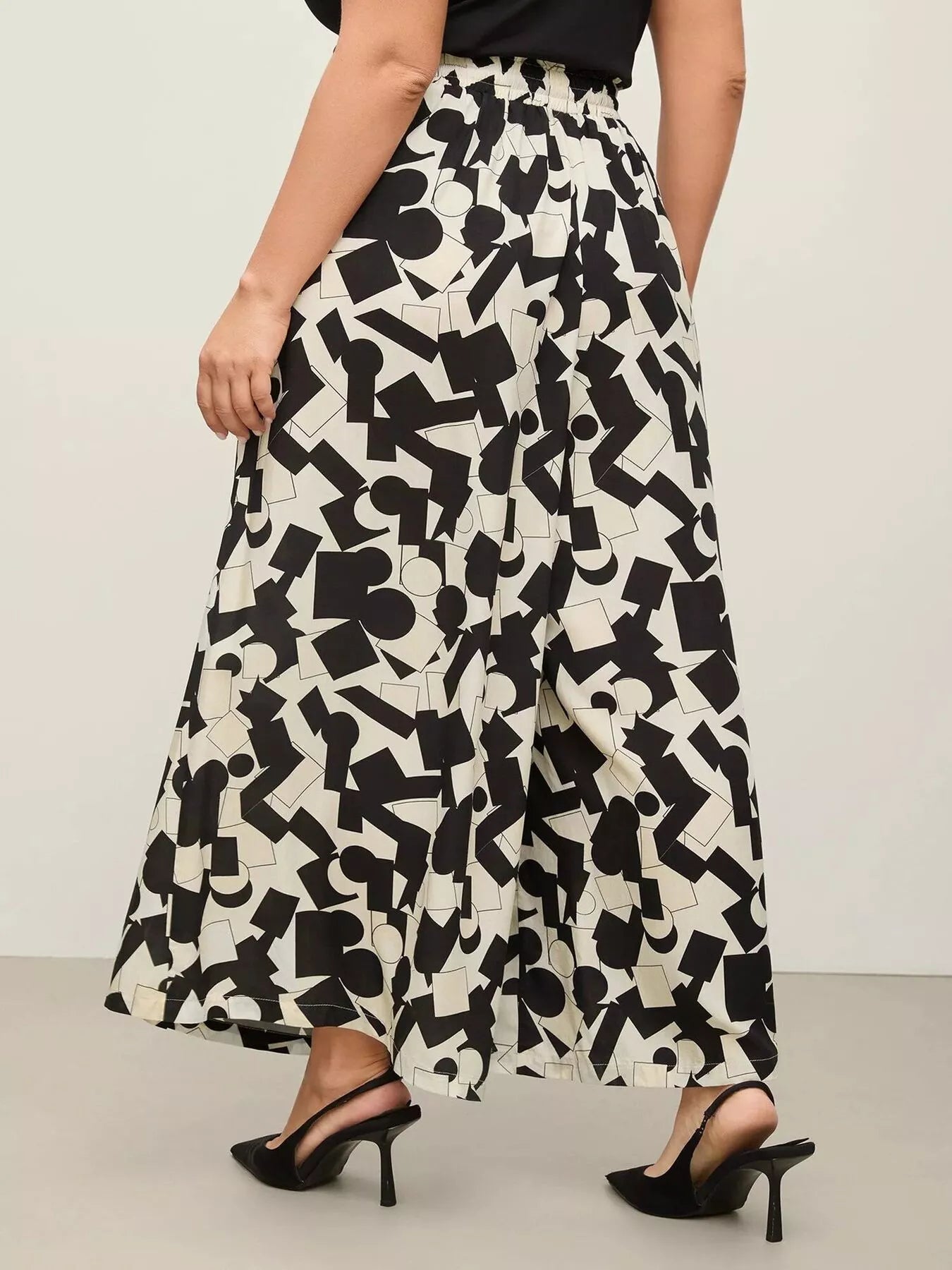 Plus Size Abstract Print Wide Leg Pants