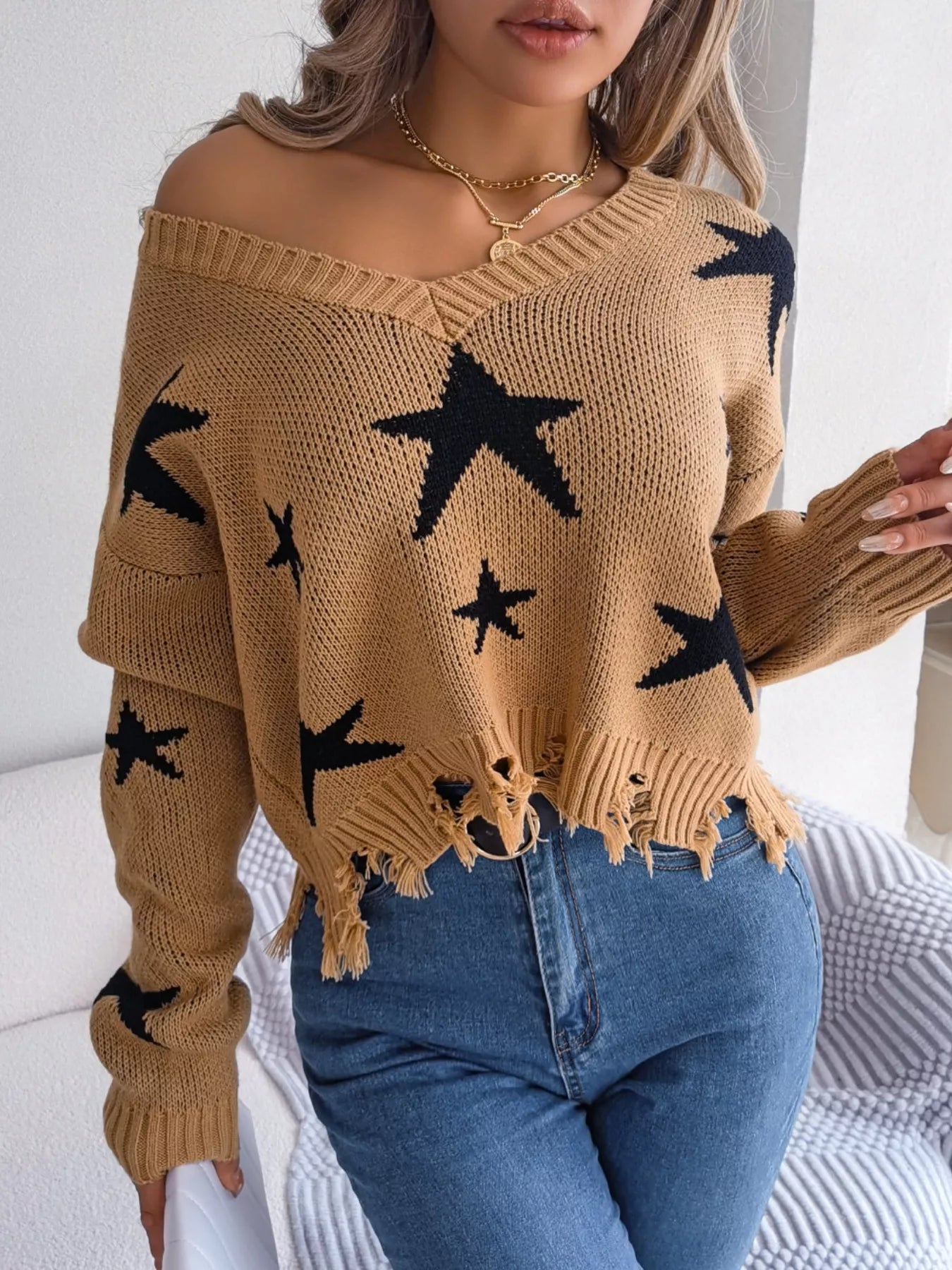 Star Pattern V-Neck Distressed Sweater