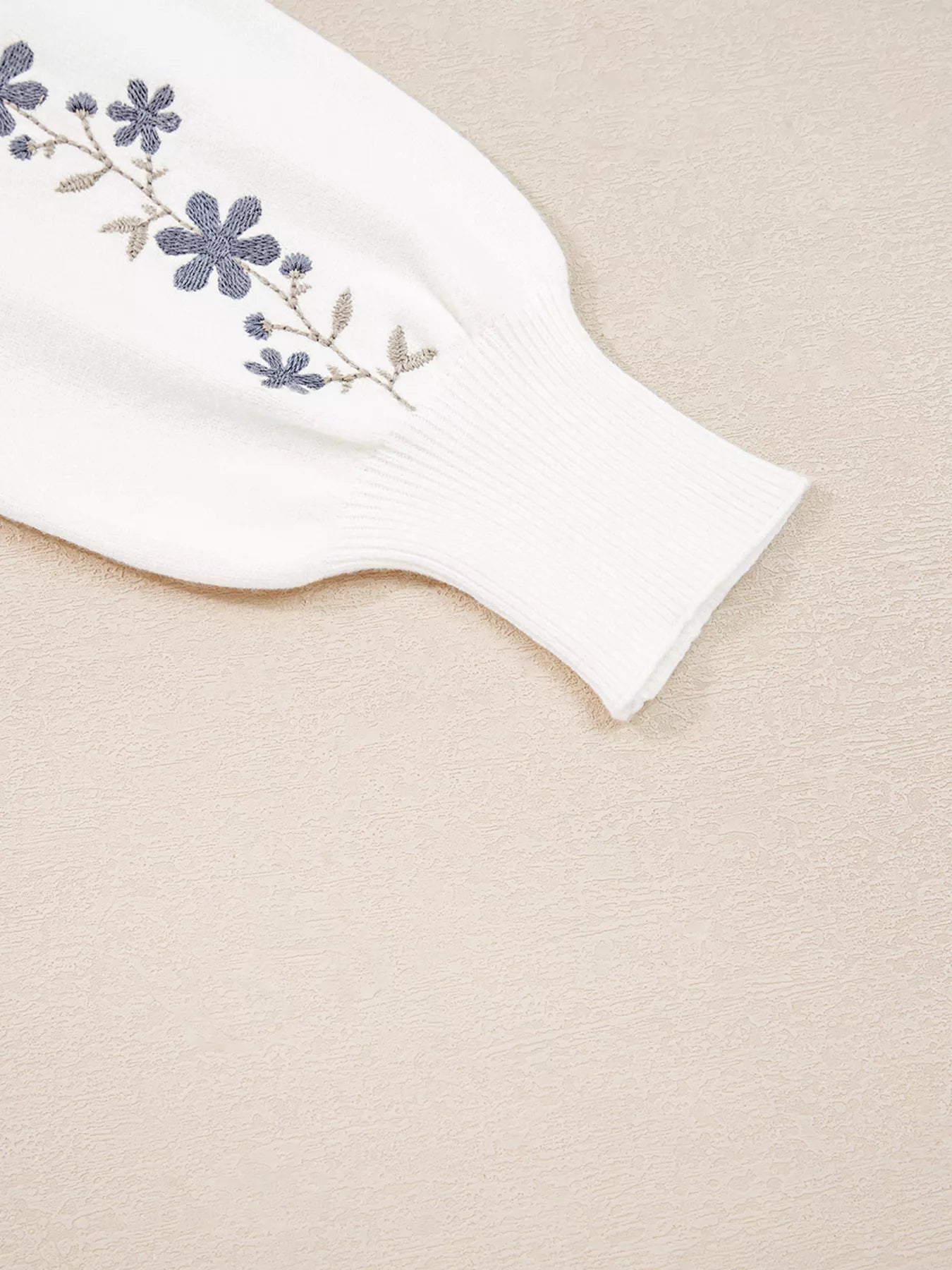 Floral Embroidered Scallop Hem Cropped Sweater