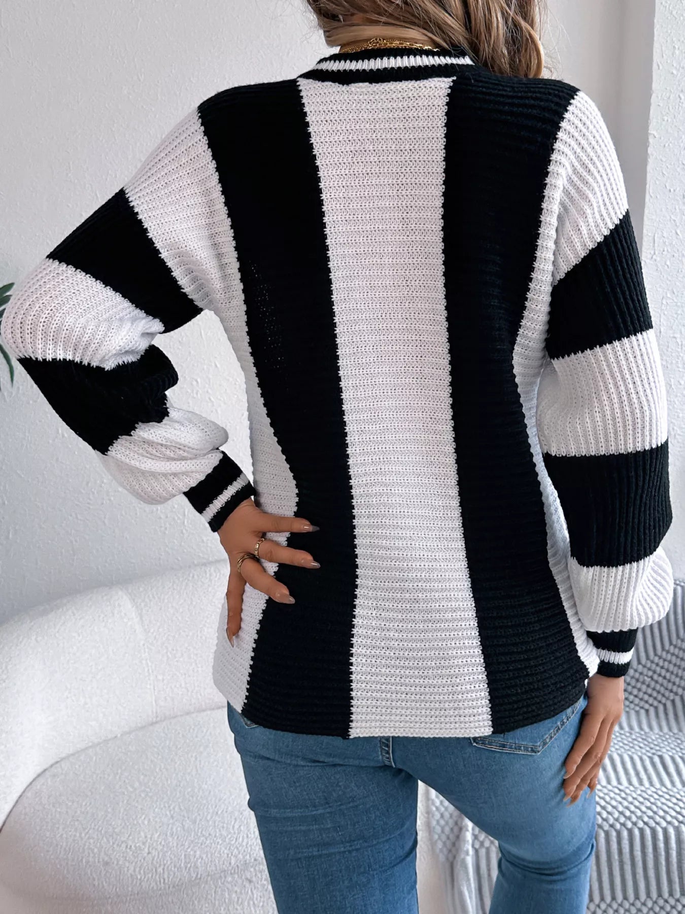 Color Block Round Neck Sweater