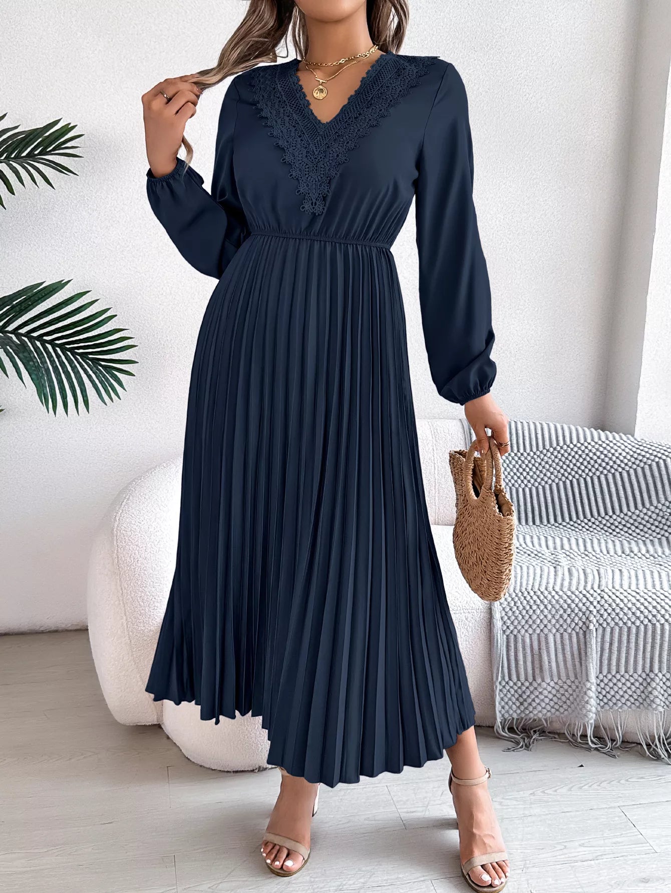 Lace Detail V-Neck Pleated Dress Dark Blue