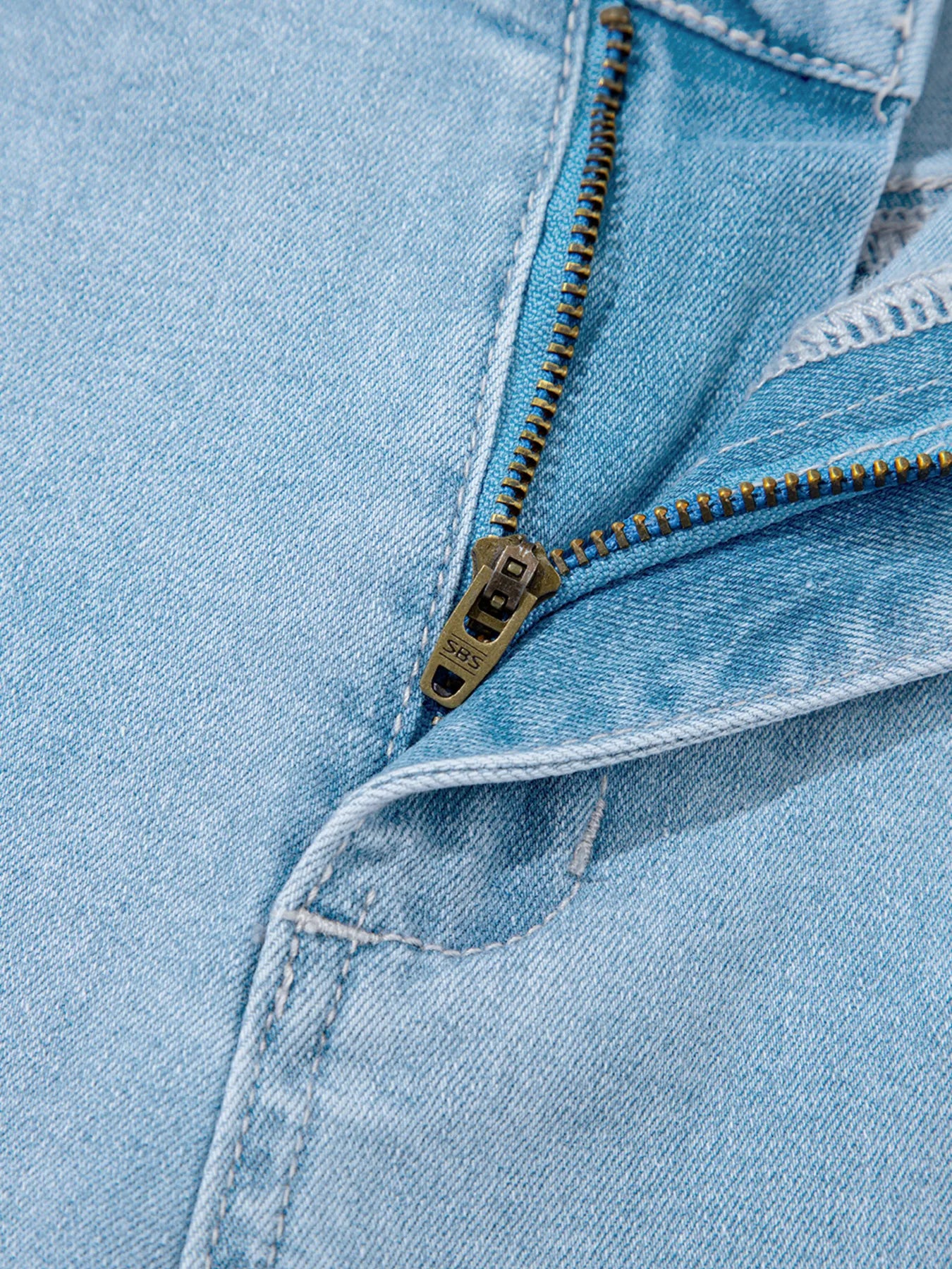 High Rise Barrel Relaxed Patch Pocket Jeans