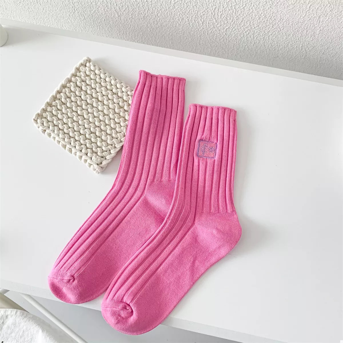 Breathable Ribbed Knit Crew Socks
