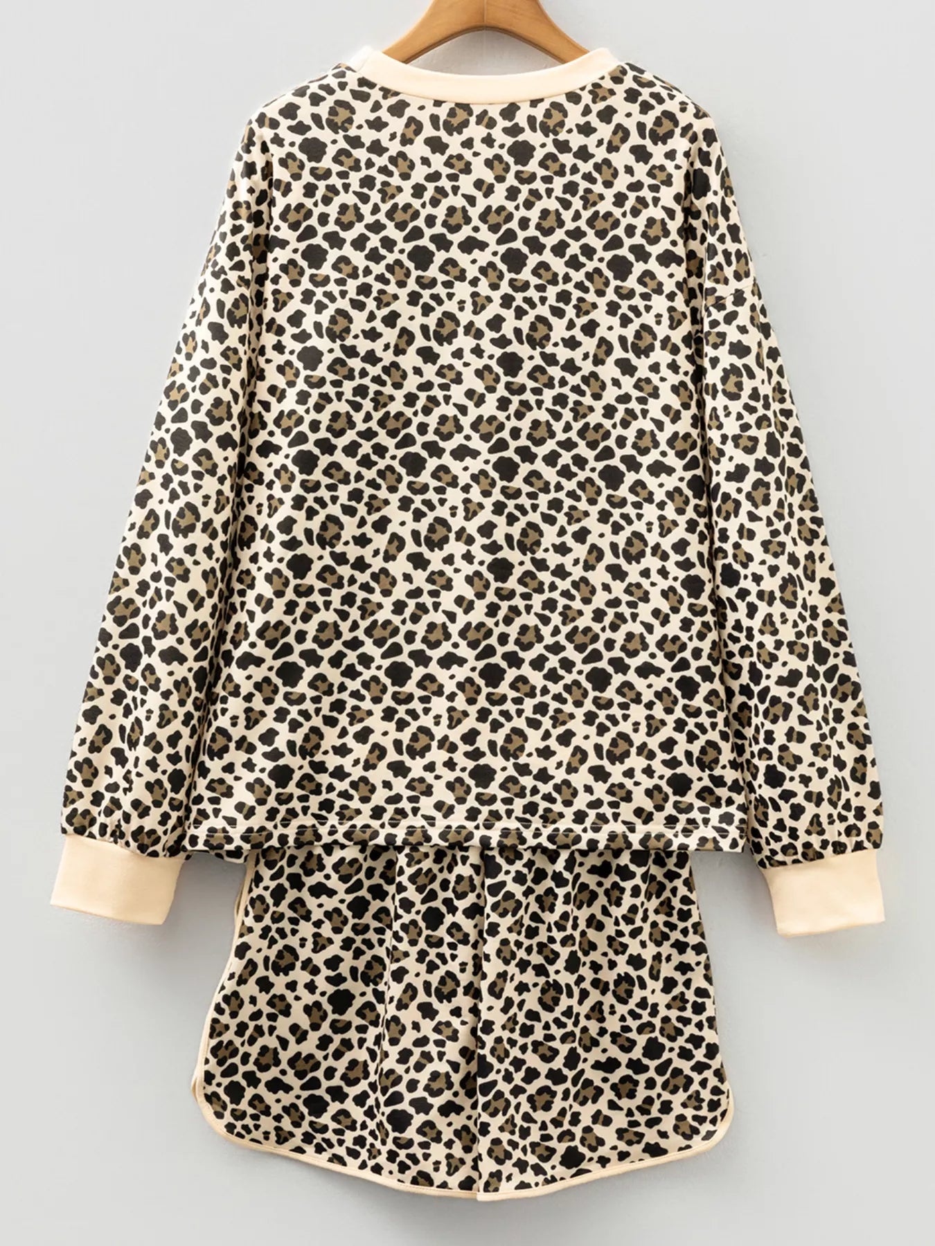 Leopard Print Contrast Trim Long Sleeve Pullover and Drawstring Shorts 2pcs Outfit