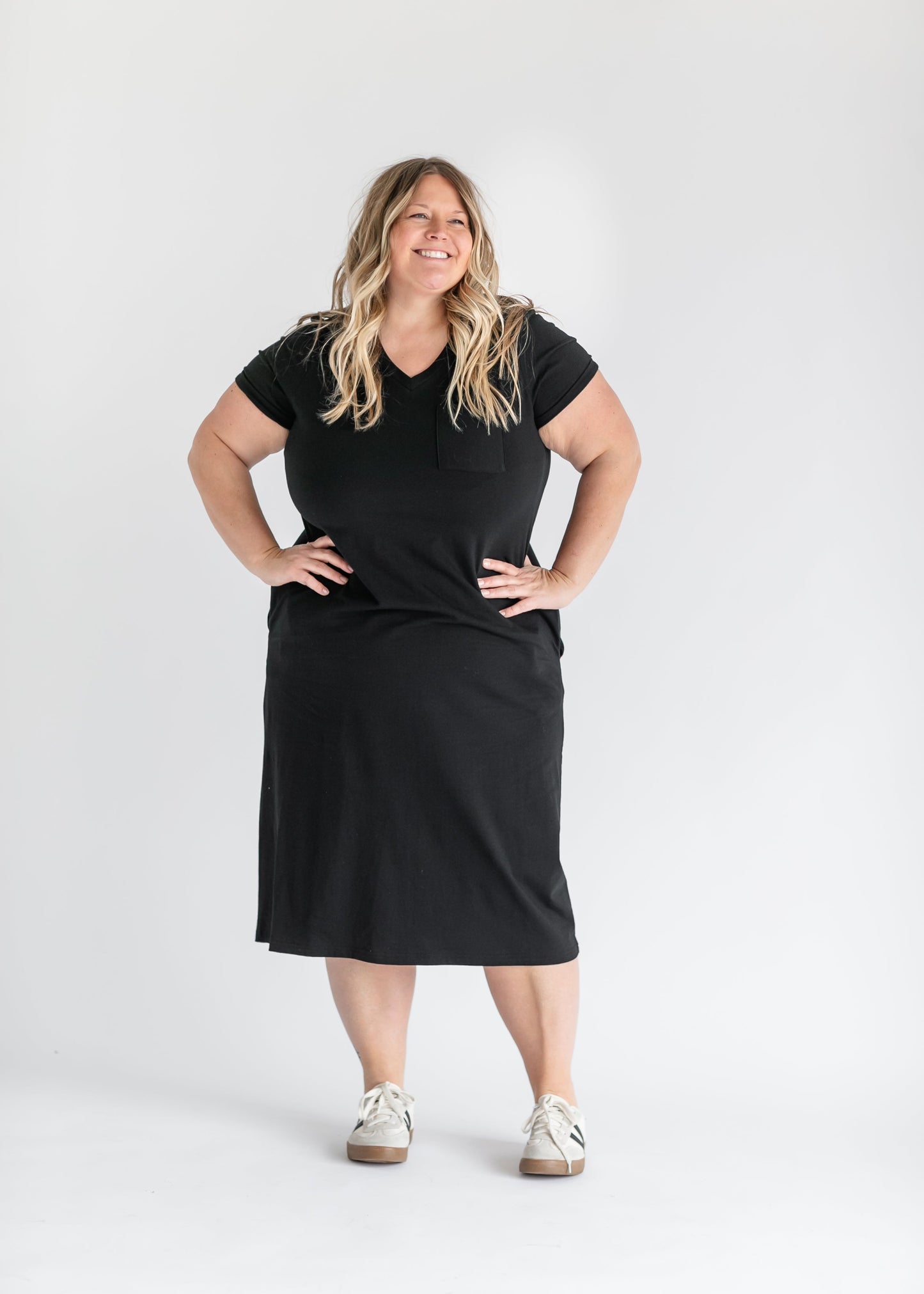 Finley V-neck T-shirt Dress Black