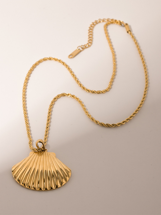 Modern summer beach style fashion ocean shell necklace Golden FREESIZE