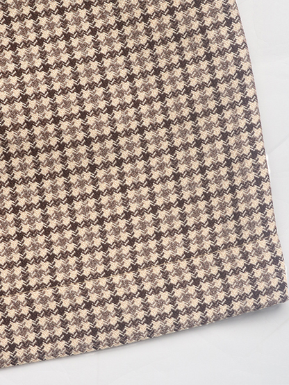 Women's Buttoned Blazer - Long Sleeve - Lapel Collar - Flap Pockets - Autumn Winter