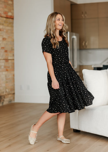 Jenna Floral Knit Short Sleeve Tiered Midi Dress