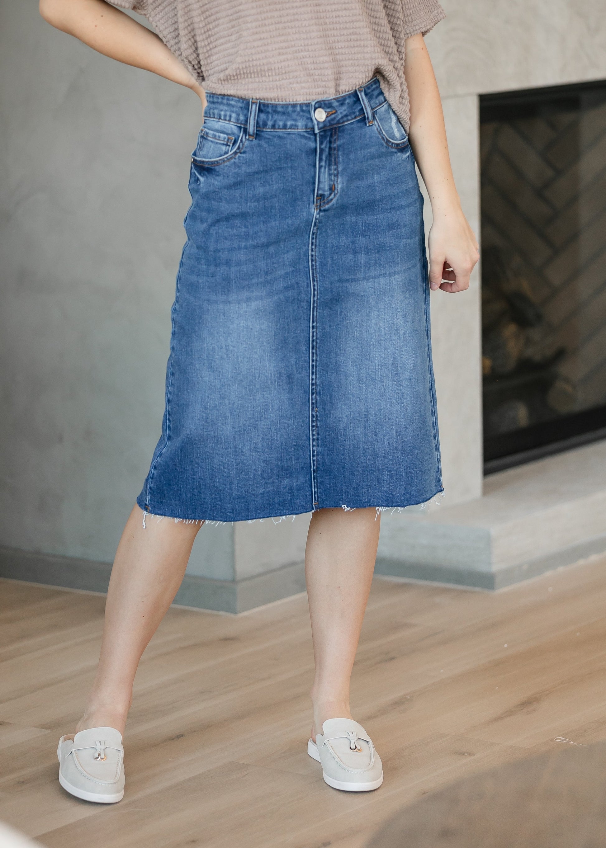 Rylin Raw Hem Midi Skirt