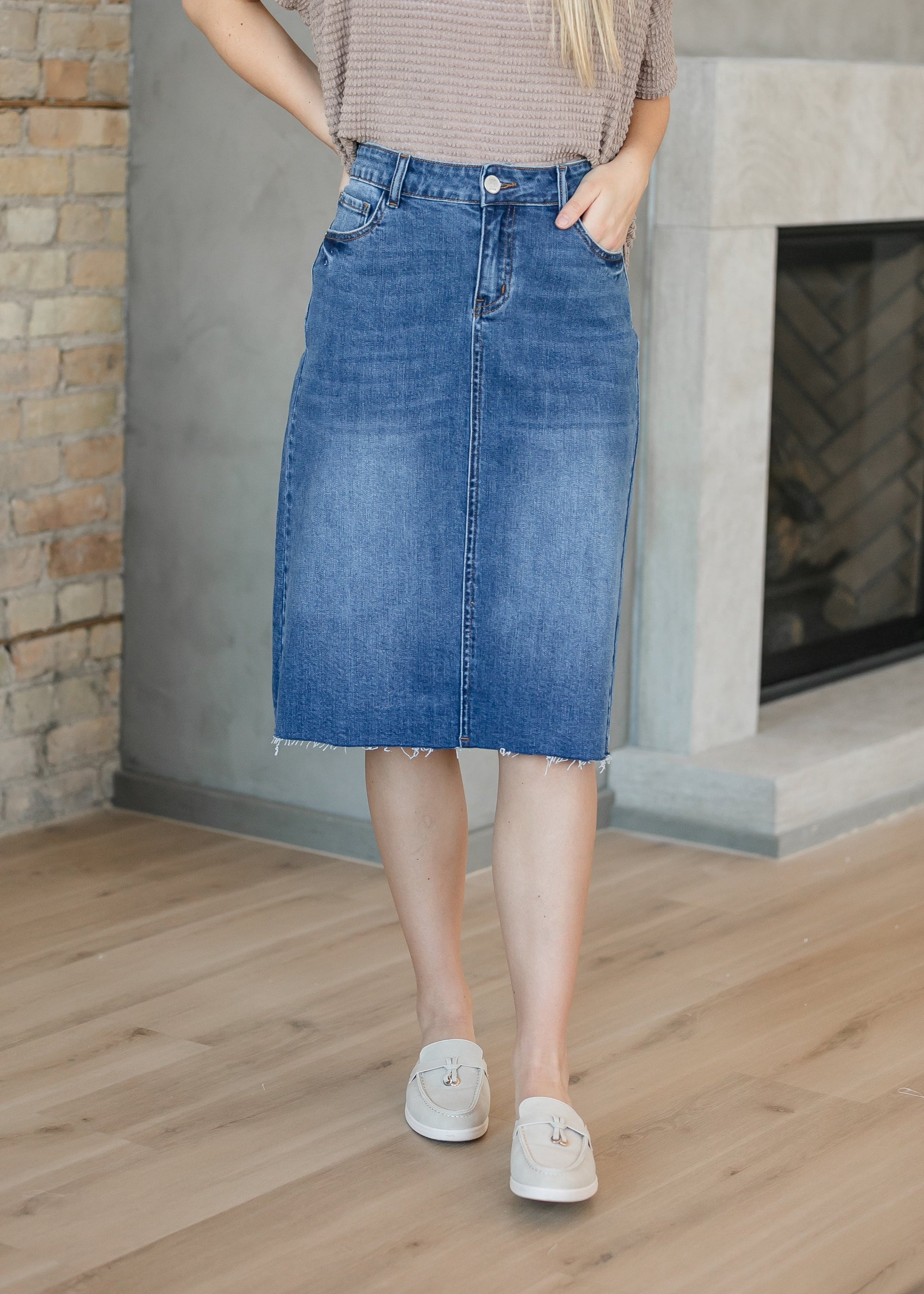 Rylin Raw Hem Midi Skirt