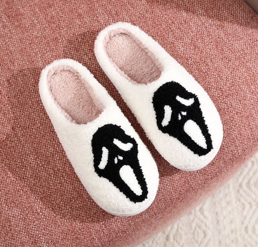 Halloween Screaming Skull Pattern Unisex Home Winter Fur Slippers White
