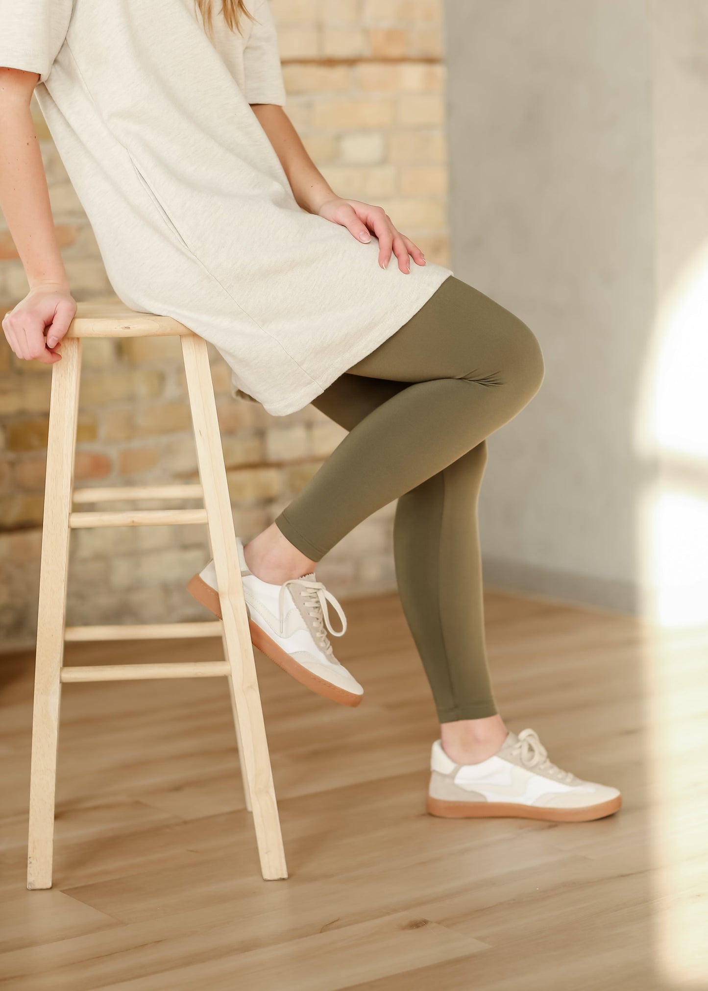 Women's No Cling Leggings Olive
